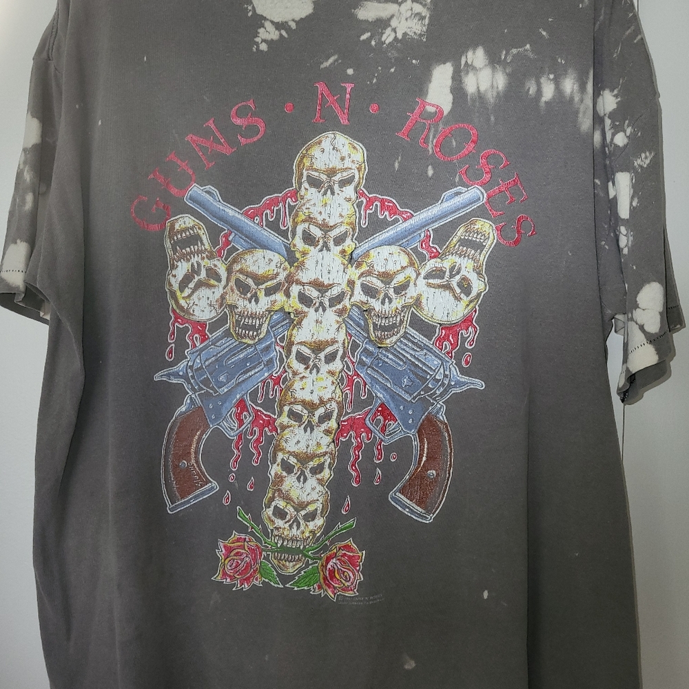 One of a kind vintage Guns N Roses t-shirt, purchased at 92' Houston show...